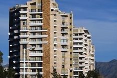 El jueves tendrá poca nubosidad en Mendoza y una máxima que llegará a los 30°, con vientos moderados del sudeste. El jueves tendrá poca nubosidad en Mendoza y una máxima que llegará a los 30°, con vientos moderados del sudeste.