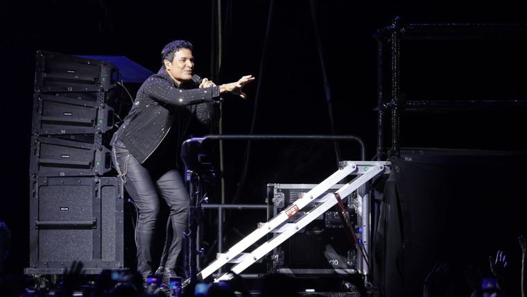 Los hits del artista, como "Provócame", no faltaron en el show. Los hits del artista, como "Provócame", no faltaron en el show.