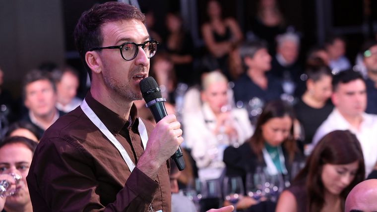 Santi Mayorga recibió congratulaciones por el Malbec de Cadus Wines que presentó. Santi Mayorga recibió congratulaciones por el Malbec de Cadus Wines que presentó.