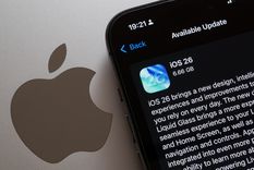 La actualización iOS 26.4 incluye tres grandes funciones para el asistente: contexto personal, acciones dentro de apps y conciencia de pantalla. La actualización iOS 26.4 incluye tres grandes funciones para el asistente: contexto personal, acciones dentro de apps y conciencia de pantalla.