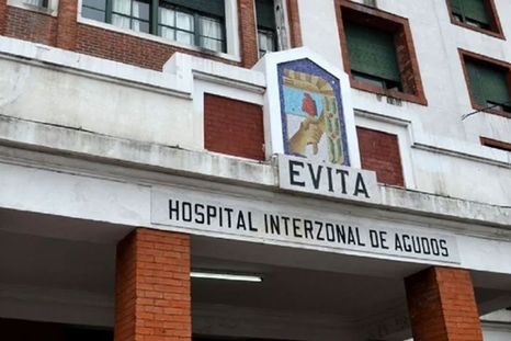 Un joven atacó a balazos y cuchillazos a su madre y mató a su padrastro: fue detenido