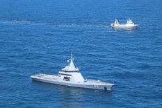 Buques de la Armada Argentina y Prefectura custodiarán a los pesqueros chinos.