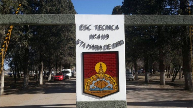 La escuela donde detuvieron al docente en Rivadavia. 