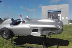 La Flecha de Plata sin las ruedas delanteras Foto: Central Noticias Madariaga