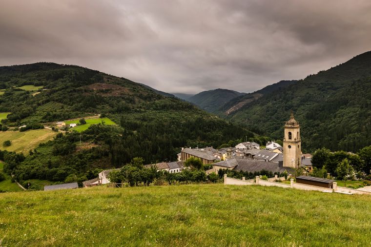 Taramundi se esconde en las montañas de Asturias Foto: Shutterstock