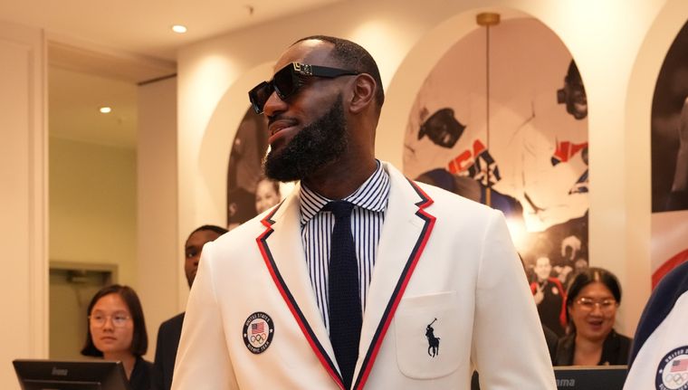 LeBron James ya está listo para la inauguración de París 2024, en la que será abanderado de Estados Unidos. Foto: @TeamUSA