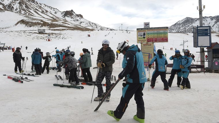 El equipo de instructores en plena acción. El equipo de instructores en plena acción.