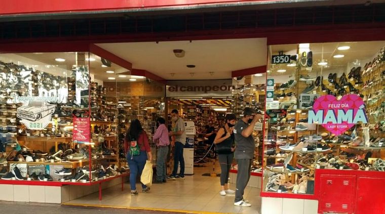 El Día de la Madre es una ocasión ideal para aprovechar ofertas y descuentos. Foto: ALF PONCE MERCADO / MDZ