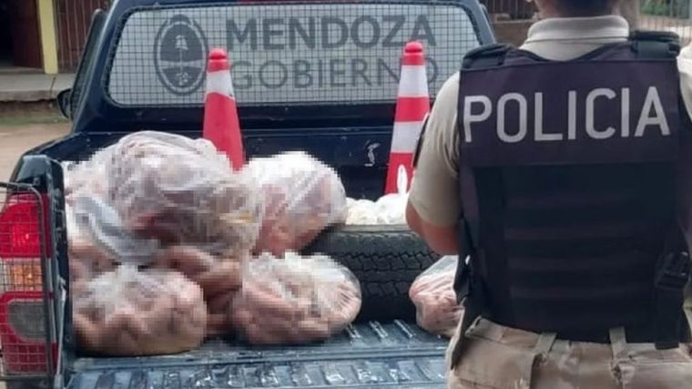 La carne en mal estado secuestrada tras el operativo Las Heras.