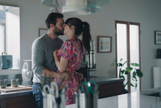 Netflix: la película para adultos con la estrella de 50 sombras de Grey Shailene Woodley (Bajo la misma estrella) y Jamie Dornan (50 sombrasd e Grey) protagonizan Finales, principios. Foto: Netflix