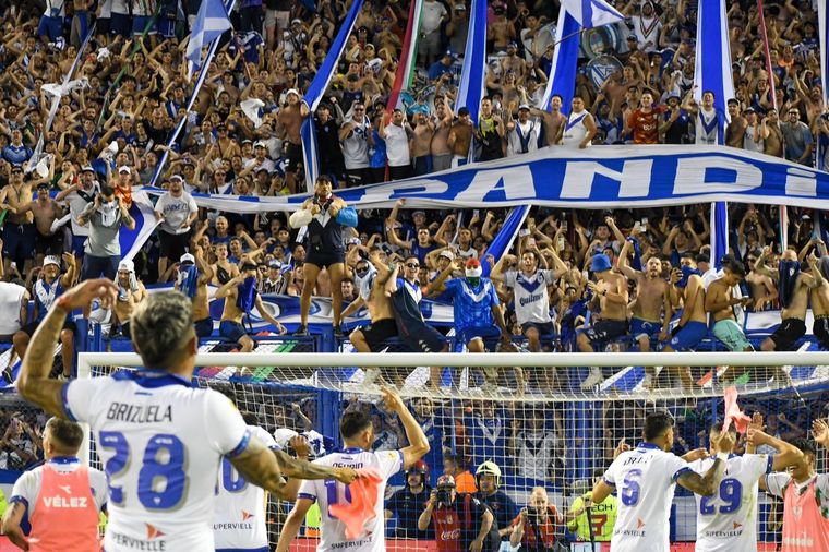 Vélez se salvó del descenso y ahora tiene nuevo DT. Foto: Twitter Vélez