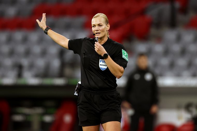 Bibiana Steinhaus Bibiana Steinhaus Foto: EFE