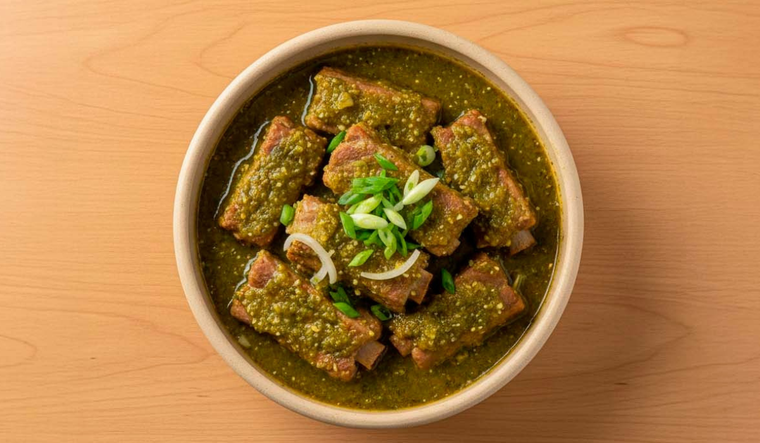 Aunque se disfrutan todo el a&ntilde;o, la receta de costillas en salsa verde es especialmente popular en temporadas fr&iacute;as por su car&aacute;cter reconfortante y su aroma casero.