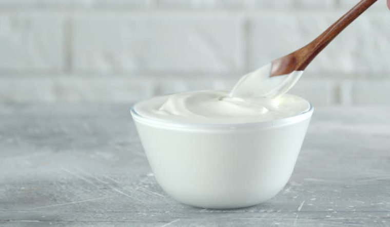 La receta de lactonesa surgió como una solución casera para quienes no consumen huevo o tienen alergias. Para no dejar de disfrutar el gusto de la mayonesa. La receta de lactonesa surgió como una solución casera para quienes no consumen huevo o tienen alergias. Para no dejar de disfrutar el gusto de la mayonesa.