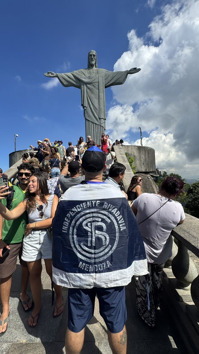 Dos mil hinchas de la Lepra viajaron a Brasil Dos mil hinchas de la Lepra viajaron a Brasil