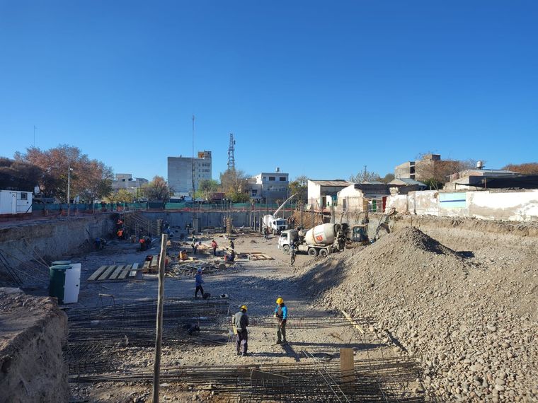 Vieja terminal En el predio se construye un edificio y una cochera subterránea Foto: Gentileza Municipalidad de San Rafael