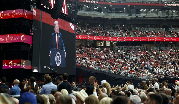 Donald Trump encabezó el acto en Arizona, Estados Unidos. Foto Efe Donald Trump encabezó el acto en Arizona, Estados Unidos. Foto Efe