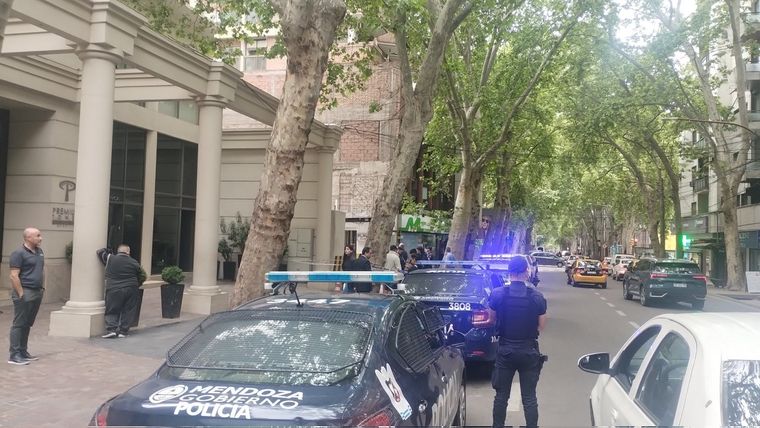 La escena policial en el centro. Foto: gentileza Matías Pascualetti.