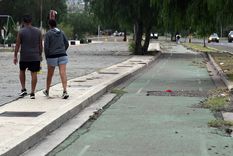 Usuarios advierten sobre baches, pozos y sectores sin mantenimiento en ciclovías que son clave para la movilidad diaria en Mendoza.