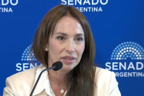 Karina Milei le bajó el pulgar a María Verónica Michelli. Karina Milei le bajó el pulgar a María Verónica Michelli.