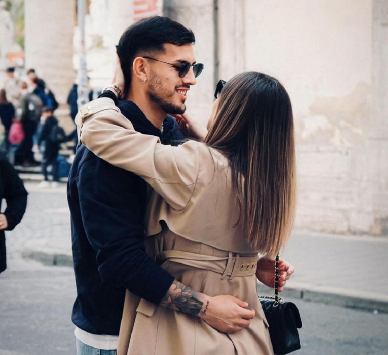 Leandro Paredes con su mujer, en redes sociales. ¡Llegan a Mendoza! Foto: Instagram