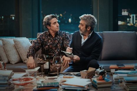 Los actores interpretan a un psicoanalista en crisis y a un paciente con bloqueo creativo. / Netflix Los actores interpretan a un psicoanalista en crisis y a un paciente con bloqueo creativo. / Netflix