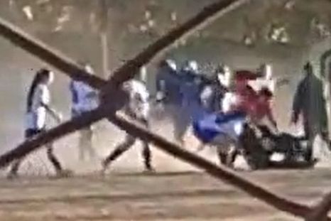 Un partido de fútbol mendocino terminó con una batalla campal entre las jugadoras. Un partido de fútbol mendocino terminó con una batalla campal entre las jugadoras.