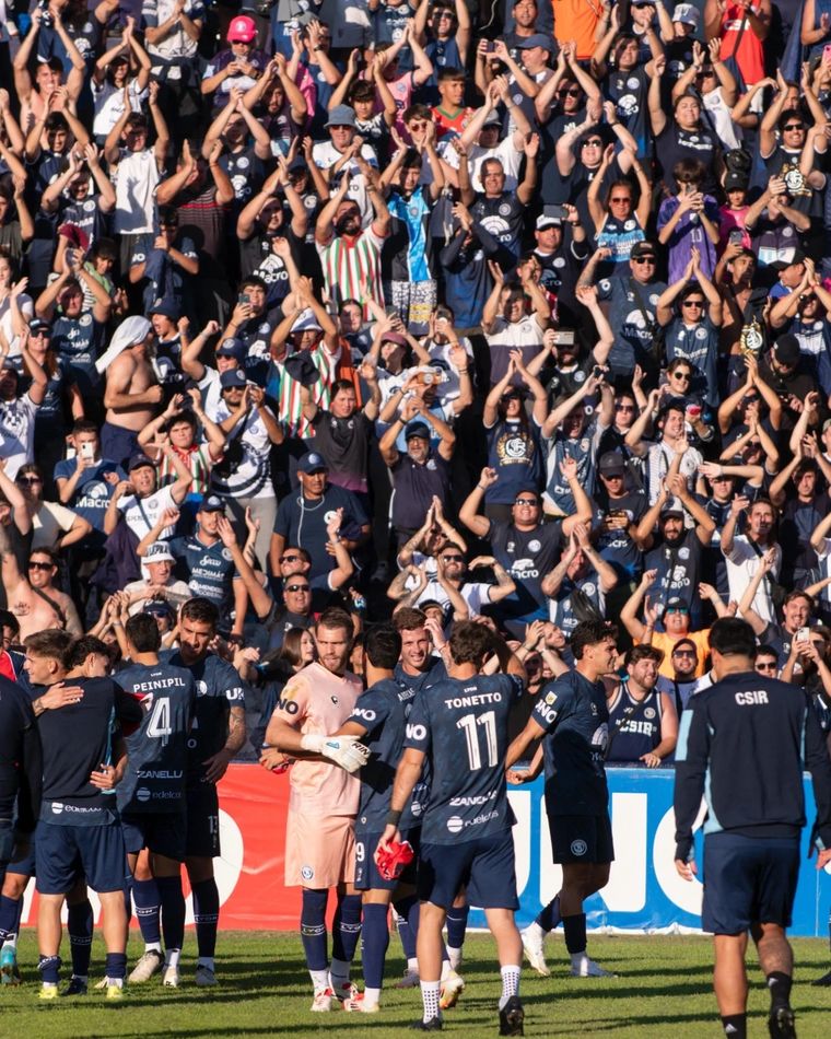 Los jugadores del Azul van por la hazaña. Foto: Instagram Independiente Rivadavia