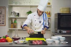 como preparar conejo al vino rosado, una receta facil con un toque sofisticado