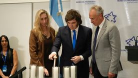 Javier Milei, Karina Milei y Marcelo Mindlin en el acto por el Día Internacional en Memoria de las Víctimas del Holocausto, el pasado enero. Javier Milei, Karina Milei y Marcelo Mindlin en el acto por el Día Internacional en Memoria de las Víctimas del Holocausto, el pasado enero.