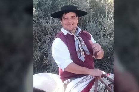 Gustavo Esquivel, el hombre que estaba desaparecido en la Zona Este y fue hallado este miércoles en Ñacuñan. Gustavo Esquivel, el hombre que estaba desaparecido en la Zona Este y fue hallado este miércoles en Ñacuñan.