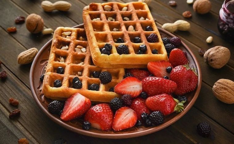 Admira estos deliciosos waffles que puedes acompañar con lo que más te guste