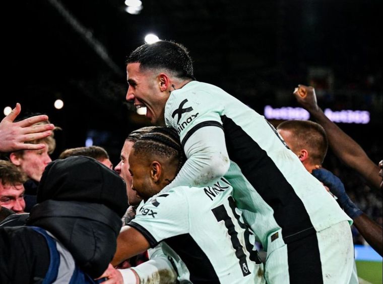 Enzo Fernández desmintió los rumores sobre una presunta salida del Chelsea Foto: @enzojfernandez