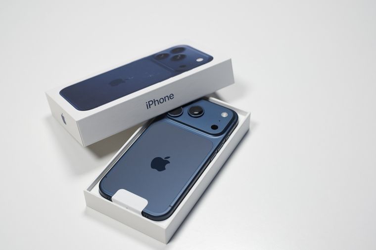 El iPhone 18 Pro y el iPhone 17 Pro comparten un diseño continuista con chasis de aluminio. El iPhone 18 Pro y el iPhone 17 Pro comparten un diseño continuista con chasis de aluminio.