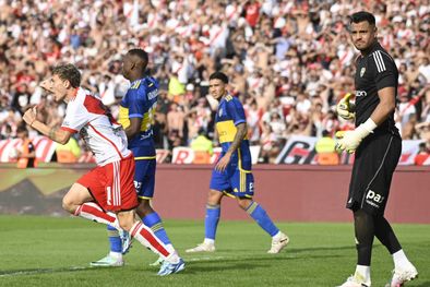 MDZol | Colidio grita el gol que el VAR luego anularía. Foto: Fotobaires