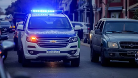 Luego de asesinar al primo del joven al que había atropellado, el policía quiso fugarse nuevamente pero fue detenido. Luego de asesinar al primo del joven al que había atropellado, el policía quiso fugarse nuevamente pero fue detenido.