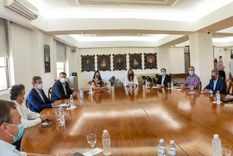 rodolfo suarez gira fondos a intendentes para proyectos productivos