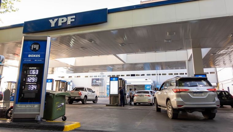 Estacion de Servicio Precio de Combustible Nafta ACA YPF (2).jpg
