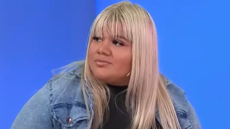 El reencuentro de More Rial con su hijo Amadeo después de ser excarcelada. Foto: Captura América TV