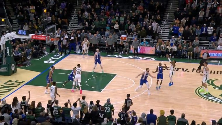 El triple en el último segundo será una jugada memorable esta temporada de la NBA. Foto: Captura de pantalla