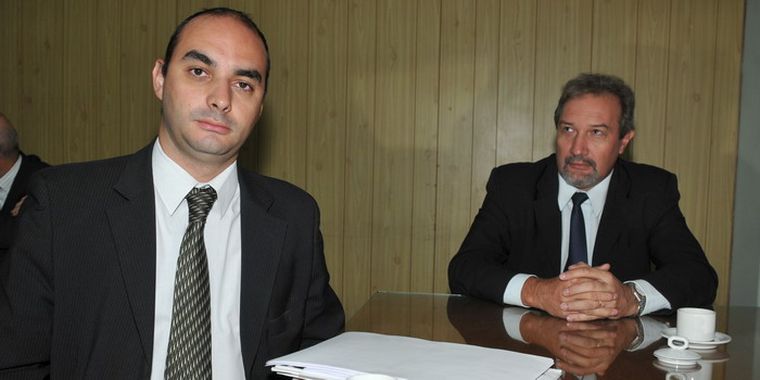 El subsecretario de Financiamiento, Pablo Frigolé, junto al ministro de Hacienda, Adrián Cerroni. Foto: Nacho Gaffuri / MDZ