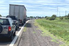 largas colas para entrar y salir de mendoza por el arco desaguadero largas colas para entrar y salir de mendoza por el arco desaguadero