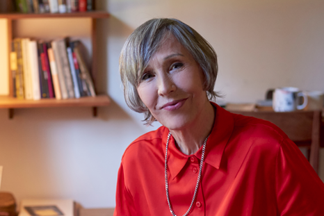 La espía le daba la merienda después de la escuela a la escritora argentina Laura Ramos cuando tenía unos 7 años. La espía le daba la merienda después de la escuela a la escritora argentina Laura Ramos cuando tenía unos 7 años.