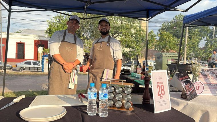 La Florencia fue otros de los locales que se distingue por su asado y dijo presente en Godoy Cruz. La Florencia fue otros de los locales que se distingue por su asado y dijo presente en Godoy Cruz.