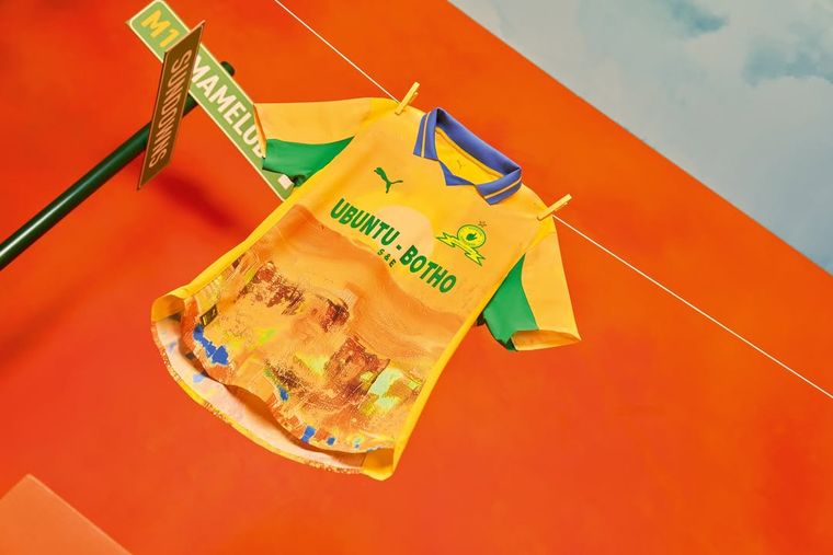 La camiseta de Mamelodi Sundowns inspirada en los colores del seleccionado brasilero. La camiseta de Mamelodi Sundowns inspirada en los colores del seleccionado brasilero.