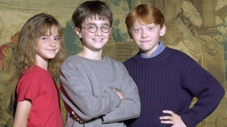 Foto: GETTY IMAGES. Emma Watson, Daniel Radcliffe y Rupert Grint fueron las principales estrellas de toda la franquicia cinematográfica.