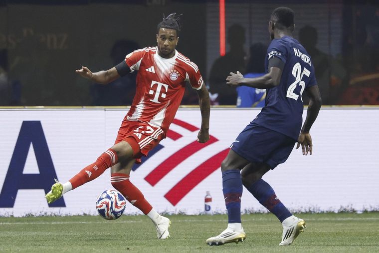 Michael Olise, del Bayer Múnich, y Nuno Mendes, del PSG, protagonista de uno de los mejores duelos en lo que va del Mundial de Clubes. Michael Olise, del Bayer Múnich, y Nuno Mendes, del PSG, protagonista de uno de los mejores duelos en lo que va del Mundial de Clubes.