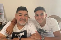 Hernán López Muñoz junto a Diego Armando Maradona. Hernán López Muñoz junto a Diego Armando Maradona.