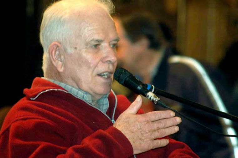 Julio López desapareció en 2006 justo antes de declarar en el juicio contra Miguel Etchecolatz