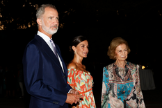 Felipe, Letizia y Sofía de España Foto: Twitter @CasaReal